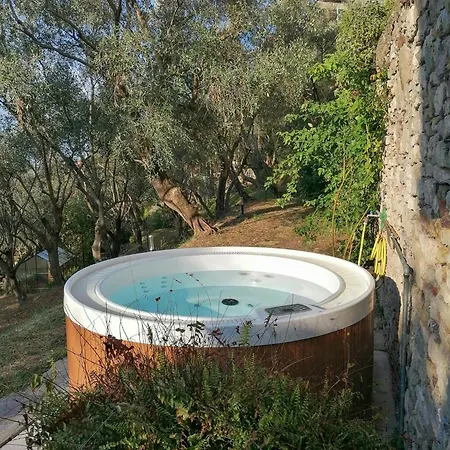 Retreat With Among Olive Trees In Lerici 度假居 费亚斯切利诺